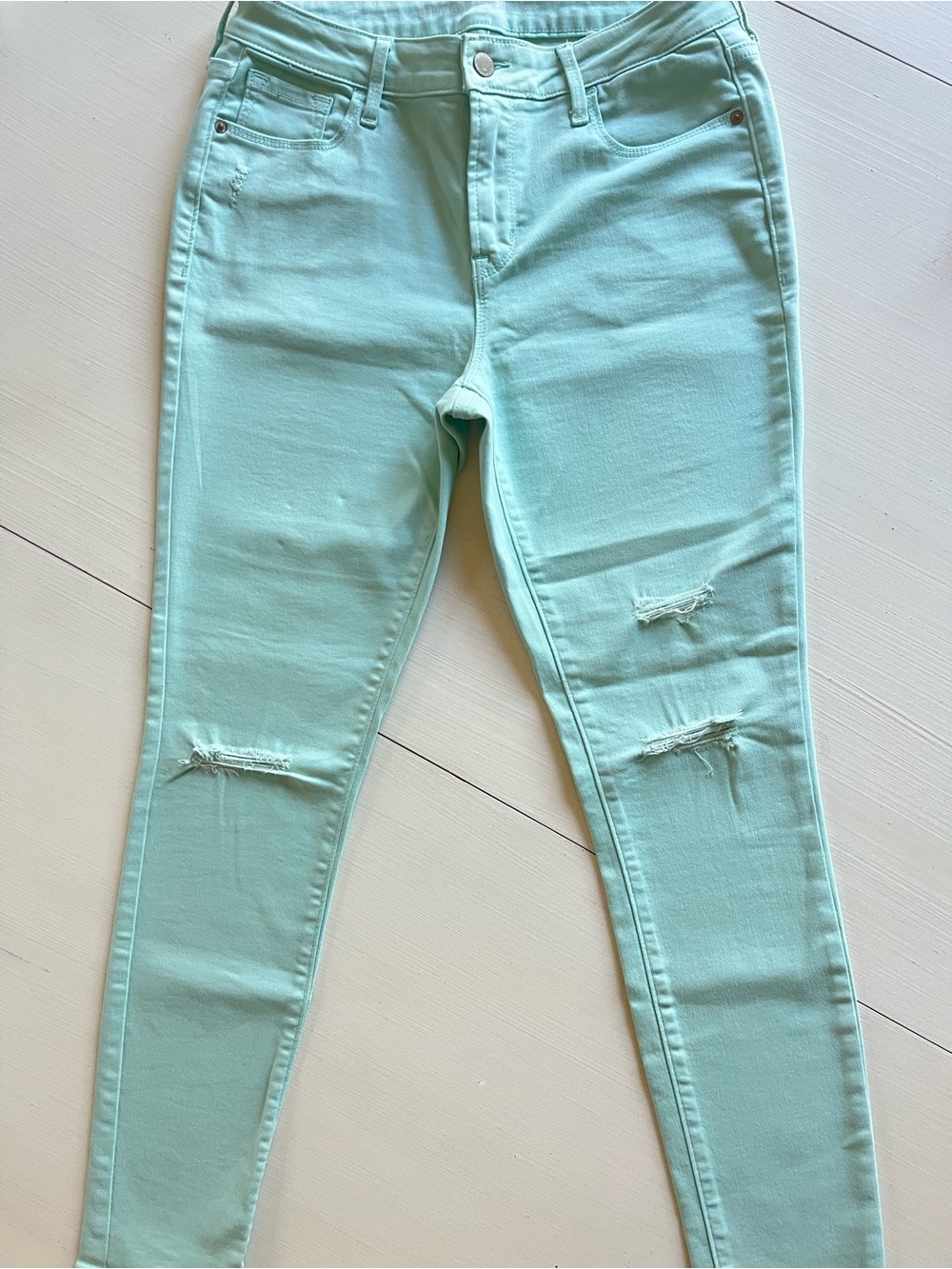 NWOT Old Navy Rockstar Midrise Mint Green Distressed Skinny Jeans womens Size 10